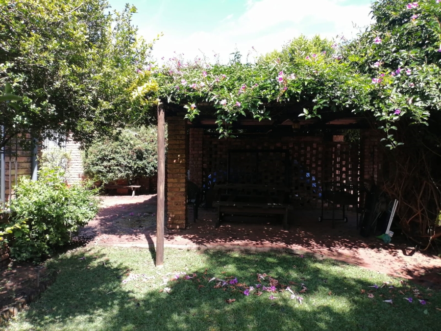 To Let 3 Bedroom Property for Rent in Die Wilgers Gauteng