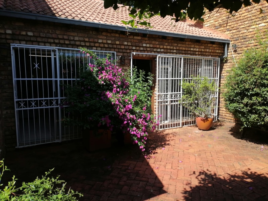 To Let 3 Bedroom Property for Rent in Die Wilgers Gauteng