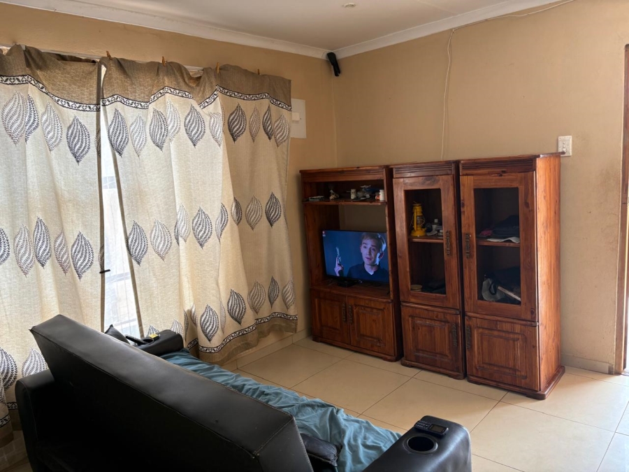 2 Bedroom Property for Sale in Soshanguve S Gauteng
