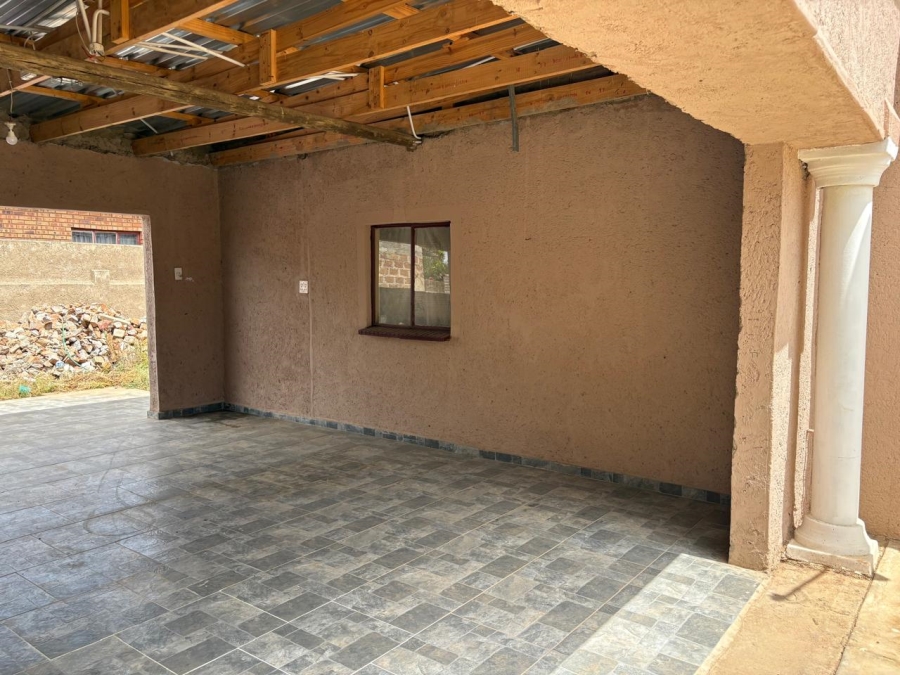 2 Bedroom Property for Sale in Soshanguve S Gauteng
