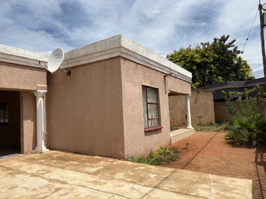 2 Bedroom Property for Sale in Soshanguve S Gauteng