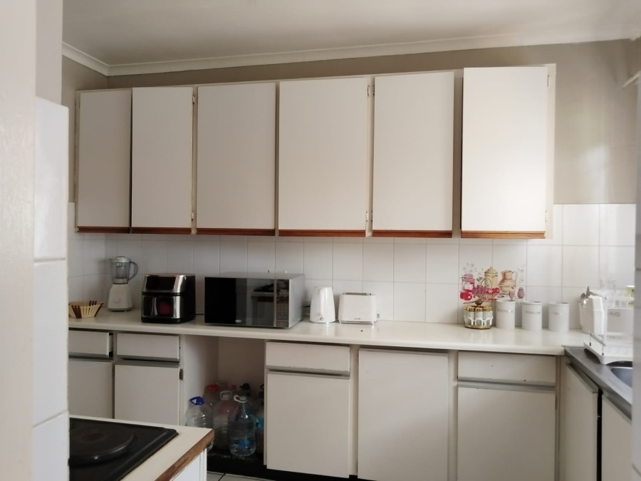 To Let 3 Bedroom Property for Rent in Birch Acres Gauteng