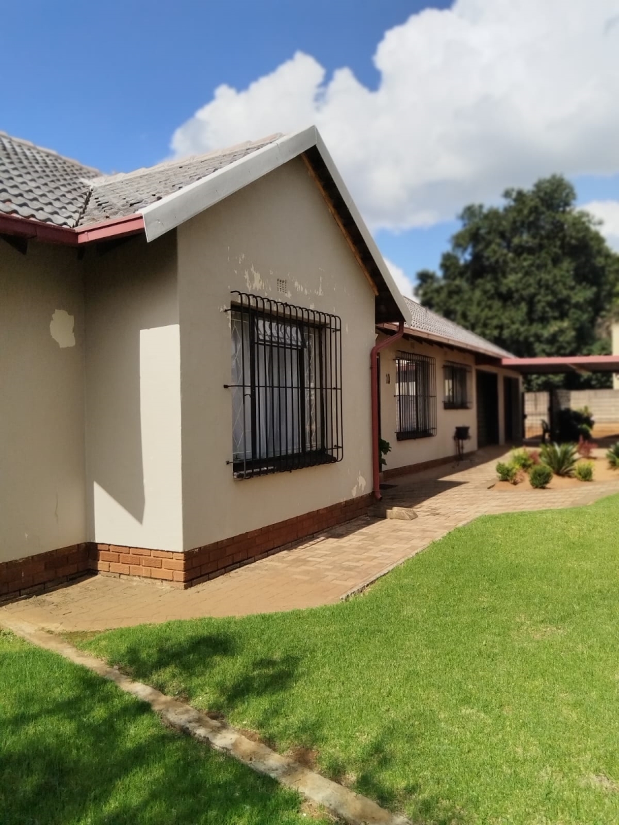To Let 3 Bedroom Property for Rent in Birch Acres Gauteng