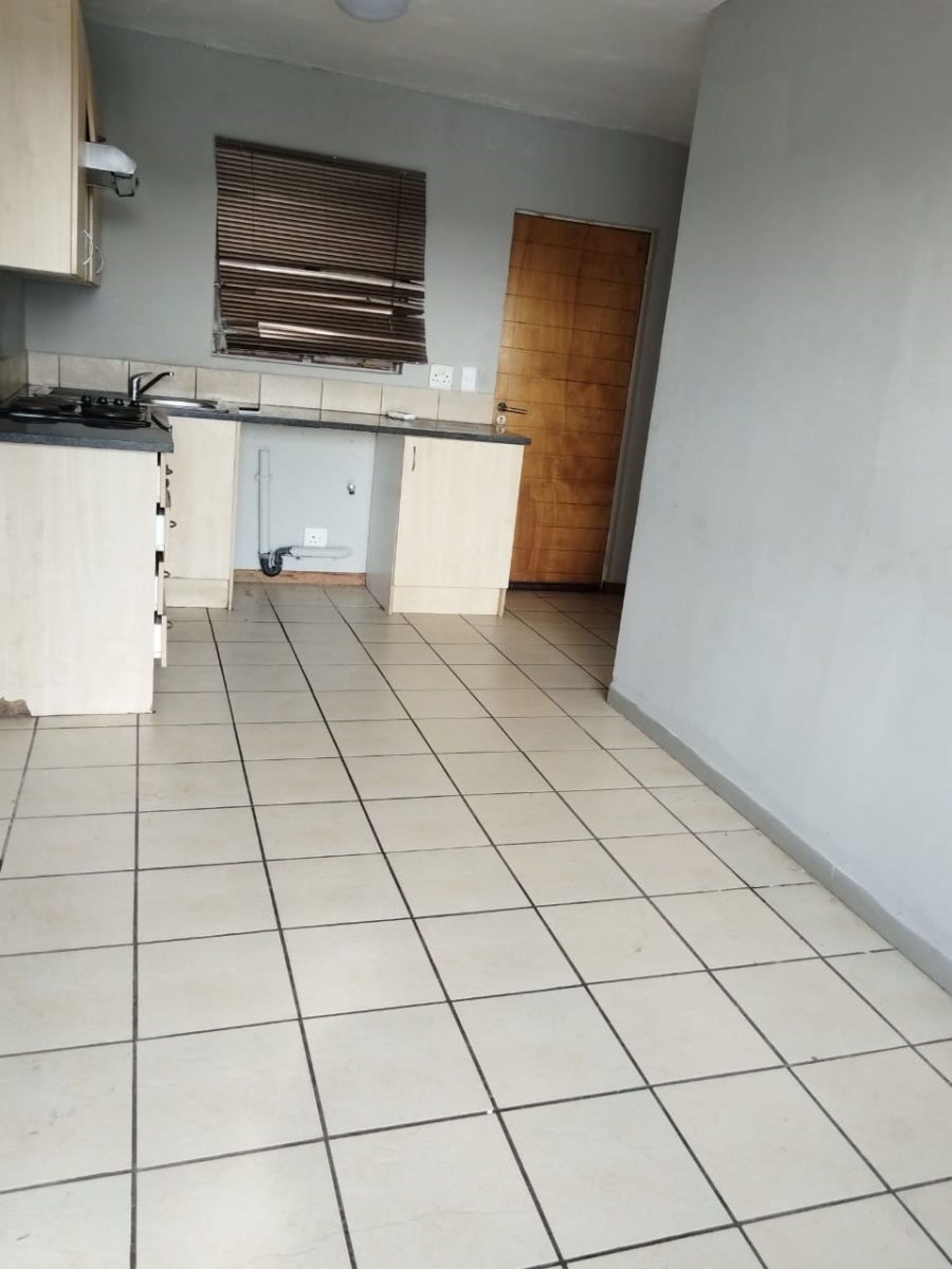 To Let 1 Bedroom Property for Rent in Esther Park Gauteng