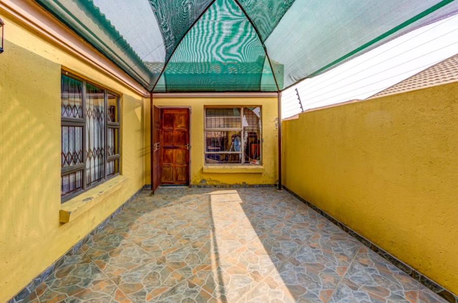 3 Bedroom Property for Sale in Birchleigh Gauteng