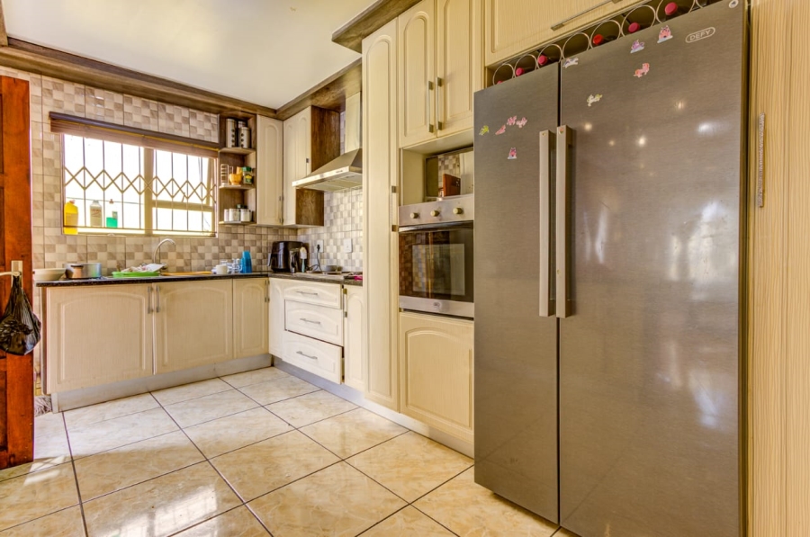 3 Bedroom Property for Sale in Birchleigh Gauteng