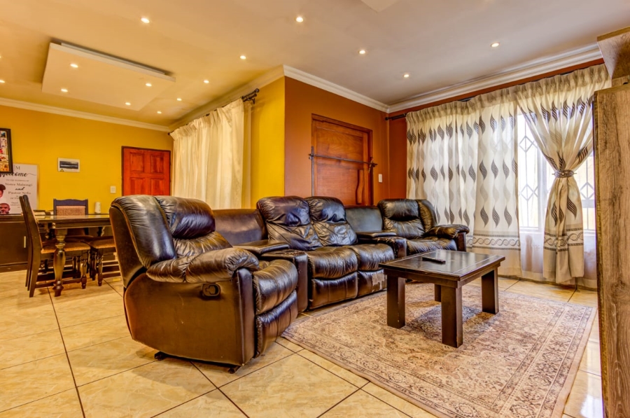 3 Bedroom Property for Sale in Birchleigh Gauteng