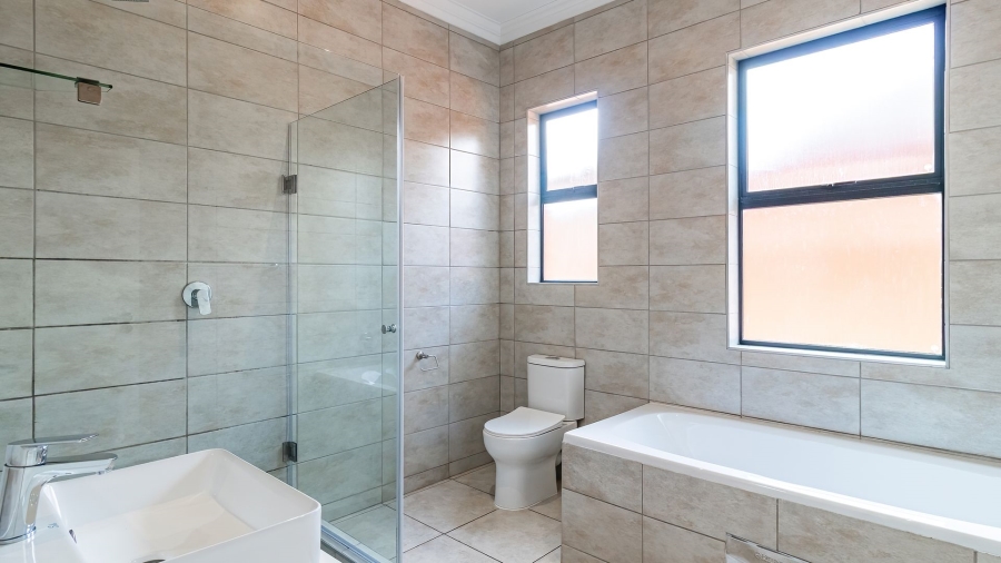 3 Bedroom Property for Sale in Six Fountains Residential Estate Gauteng