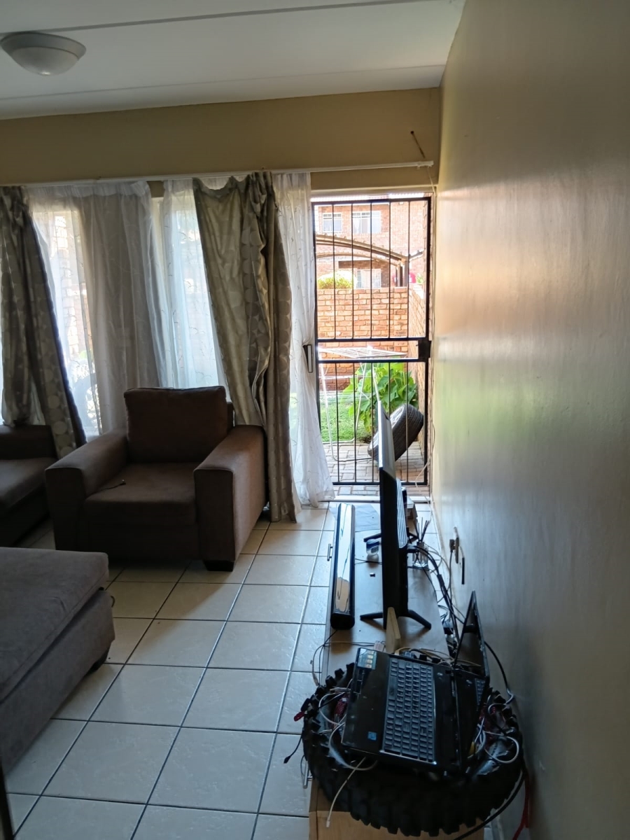 2 Bedroom Property for Sale in Clarina Gauteng