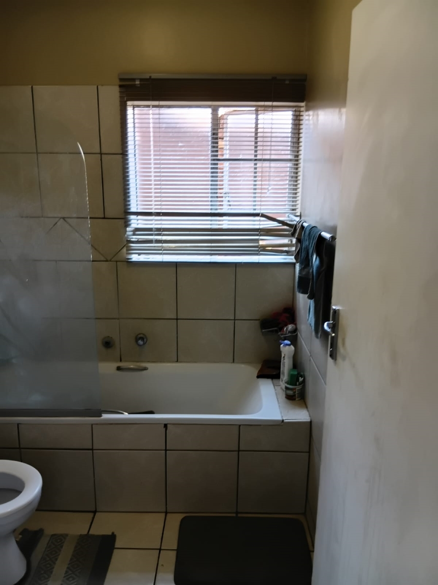 2 Bedroom Property for Sale in Clarina Gauteng