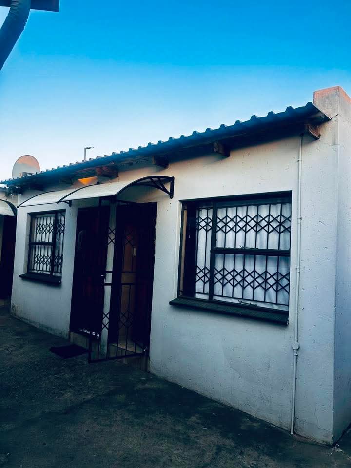 8 Bedroom Property for Sale in Birch Acres Gauteng