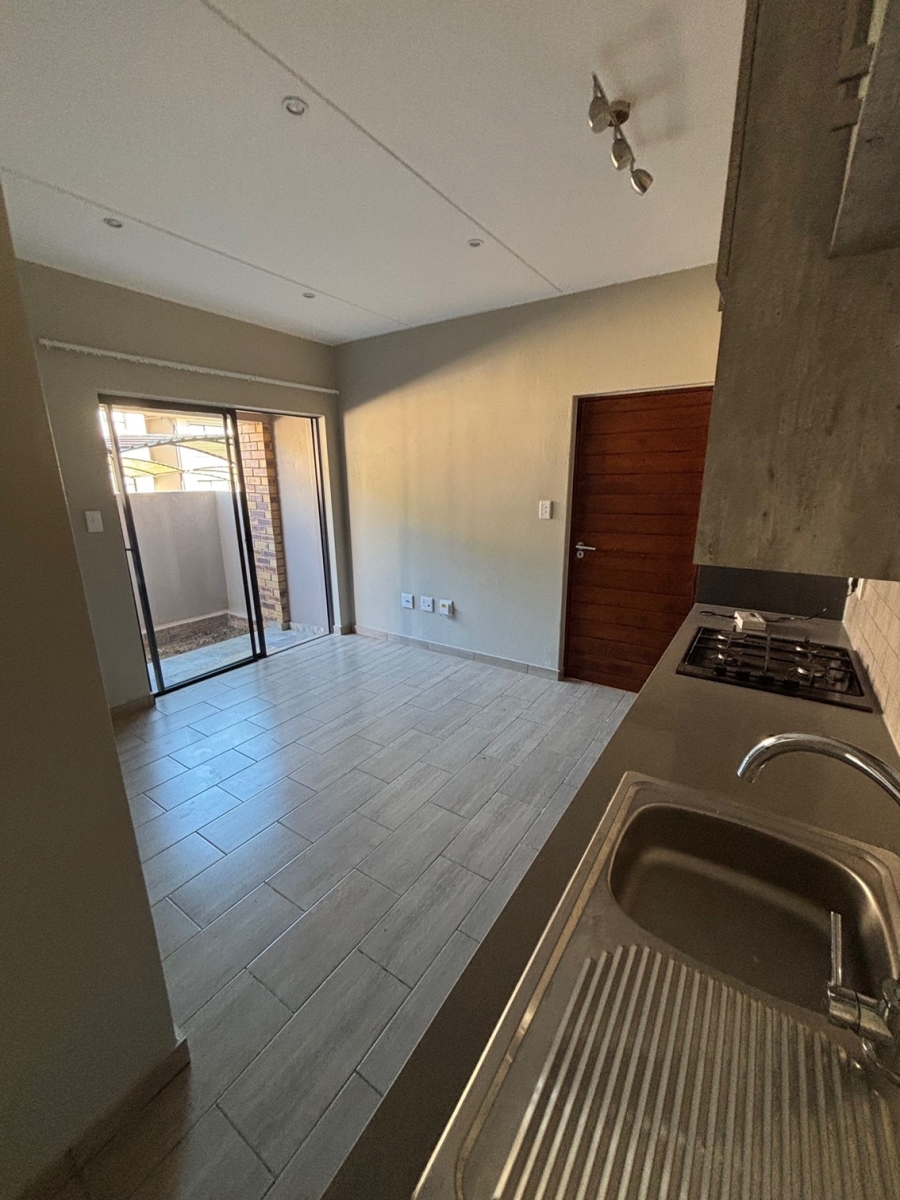 To Let 1 Bedroom Property for Rent in Ferndale Gauteng
