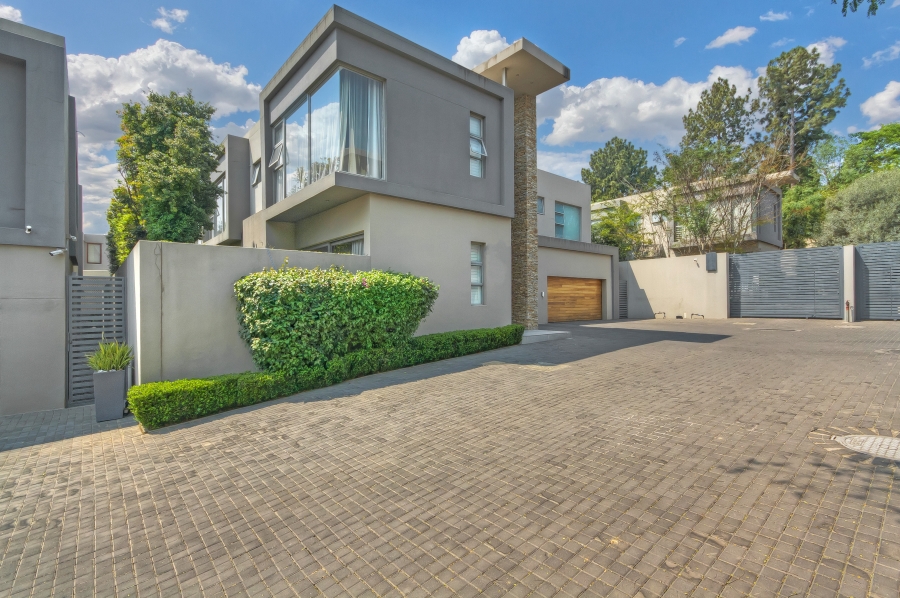 5 Bedroom Property for Sale in Morningside Gauteng