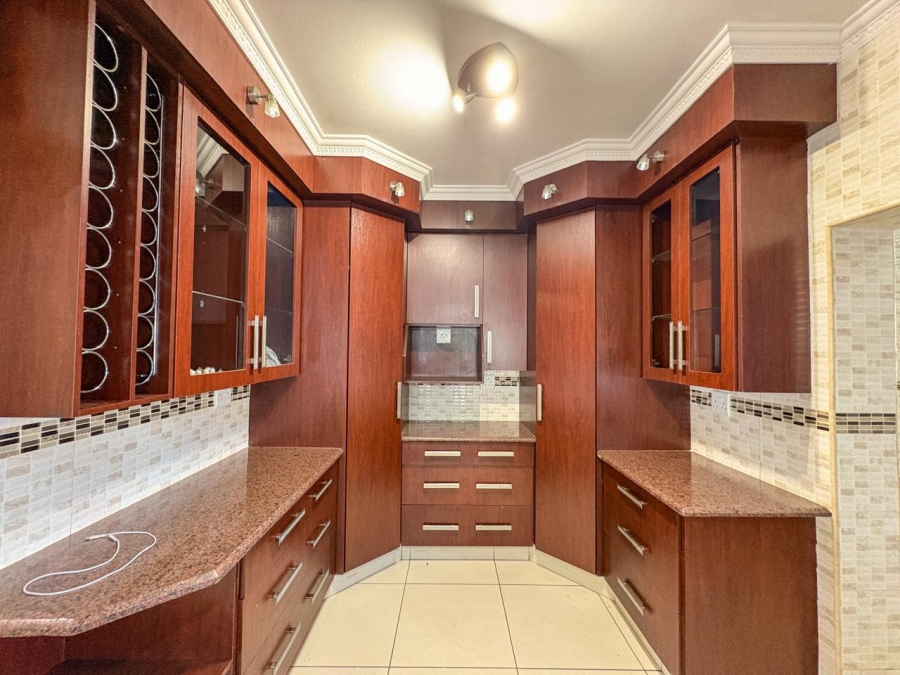 5 Bedroom Property for Sale in Helderwyk Gauteng