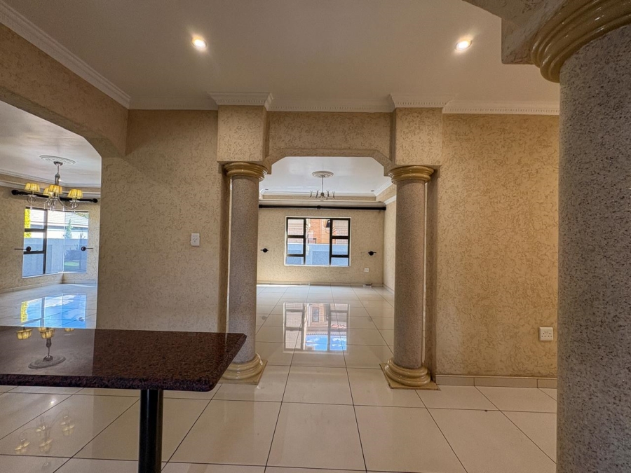 5 Bedroom Property for Sale in Helderwyk Gauteng