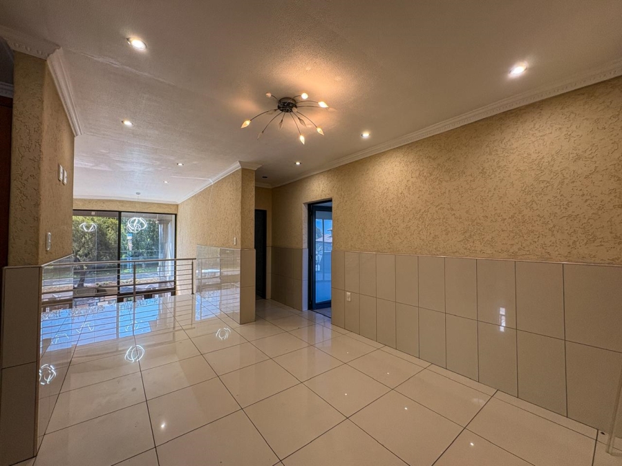 5 Bedroom Property for Sale in Helderwyk Gauteng