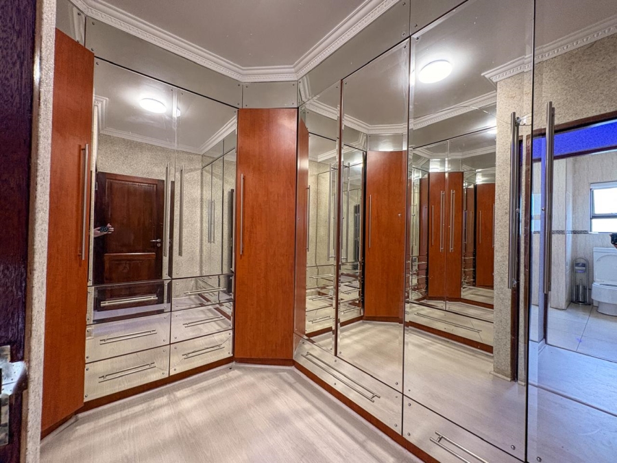 5 Bedroom Property for Sale in Helderwyk Gauteng