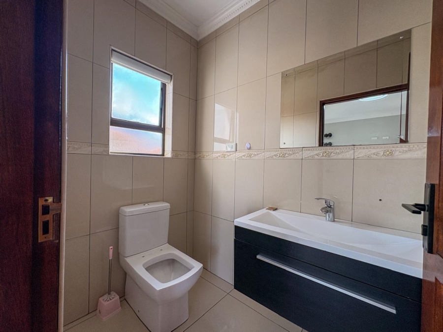 5 Bedroom Property for Sale in Helderwyk Gauteng