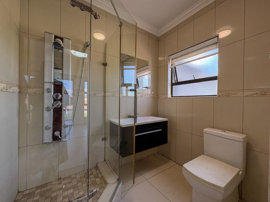 5 Bedroom Property for Sale in Helderwyk Gauteng