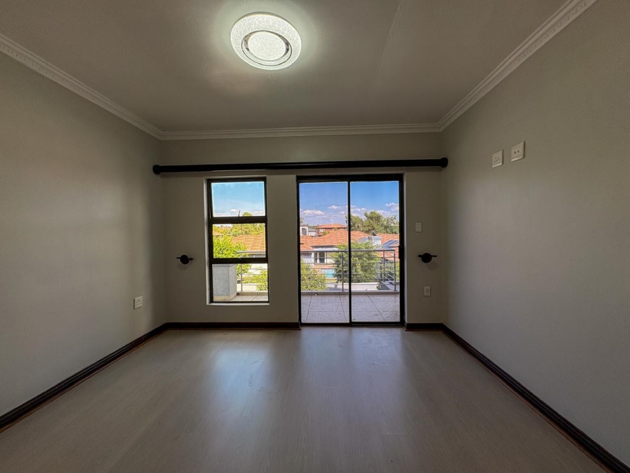 5 Bedroom Property for Sale in Helderwyk Gauteng