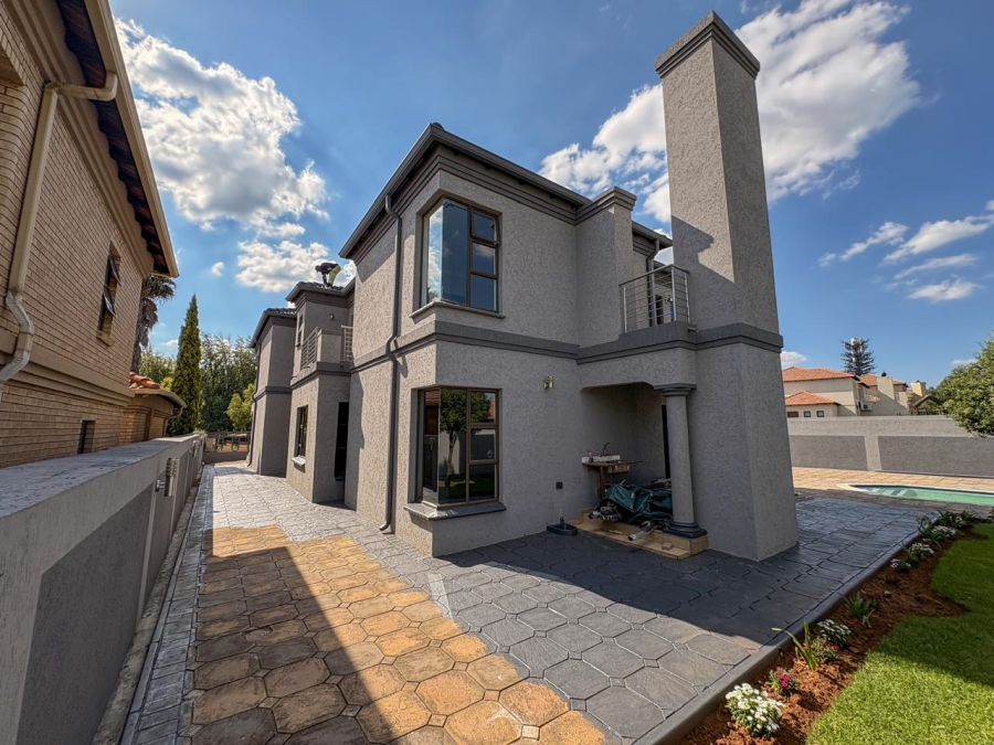 5 Bedroom Property for Sale in Helderwyk Gauteng