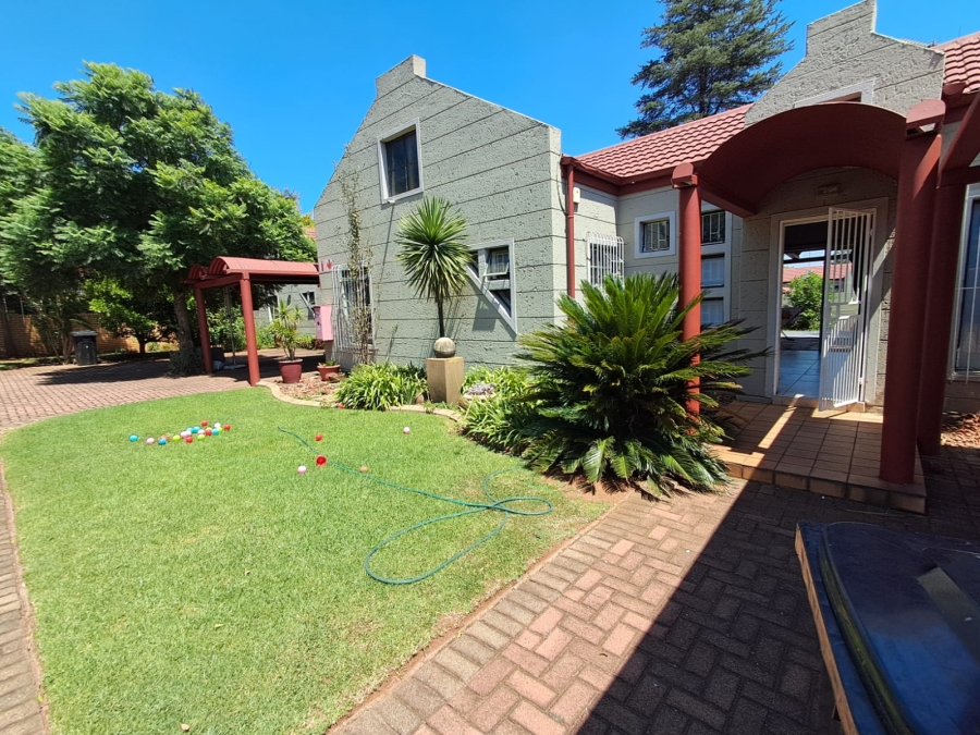 3 Bedroom Property for Sale in Birchleigh North Gauteng
