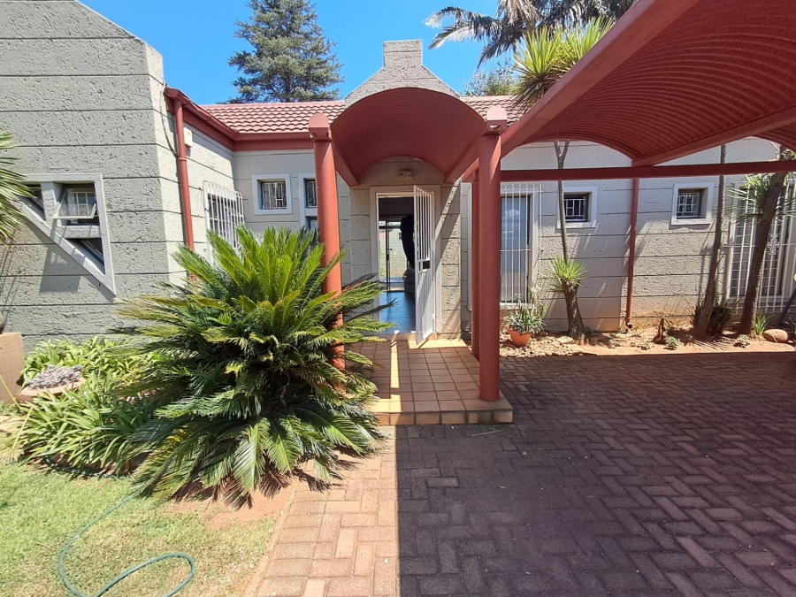 3 Bedroom Property for Sale in Birchleigh North Gauteng