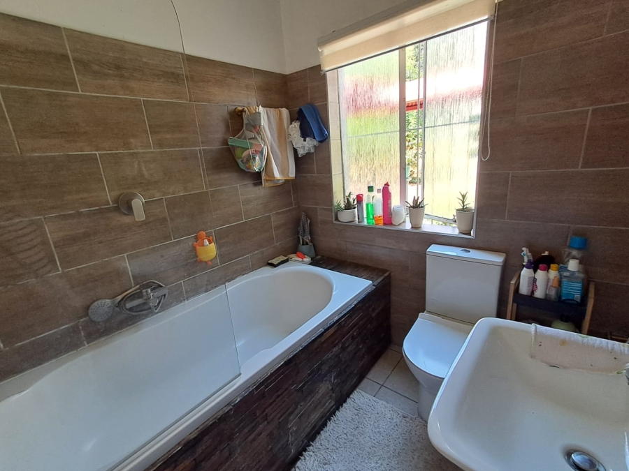 3 Bedroom Property for Sale in Birchleigh North Gauteng