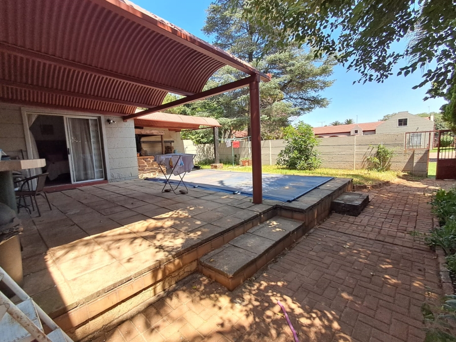 3 Bedroom Property for Sale in Birchleigh North Gauteng