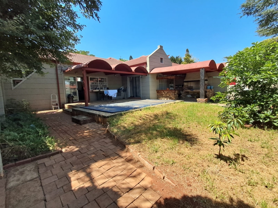 3 Bedroom Property for Sale in Birchleigh North Gauteng