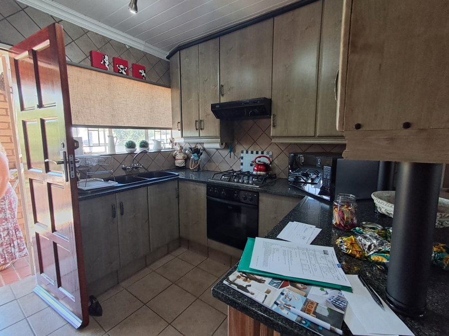 3 Bedroom Property for Sale in Birchleigh Gauteng