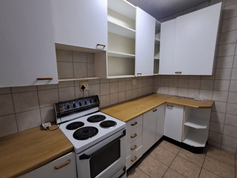 2 Bedroom Property for Sale in Edleen Gauteng