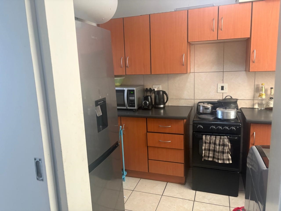 1 Bedroom Property for Sale in La Montagne Gauteng