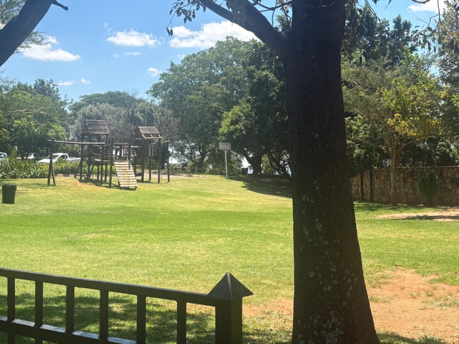 1 Bedroom Property for Sale in La Montagne Gauteng