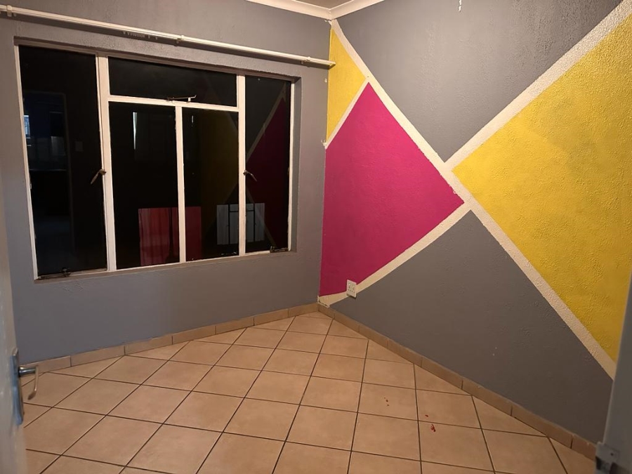 To Let 2 Bedroom Property for Rent in Krugersrus Gauteng