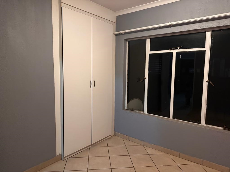 To Let 2 Bedroom Property for Rent in Krugersrus Gauteng