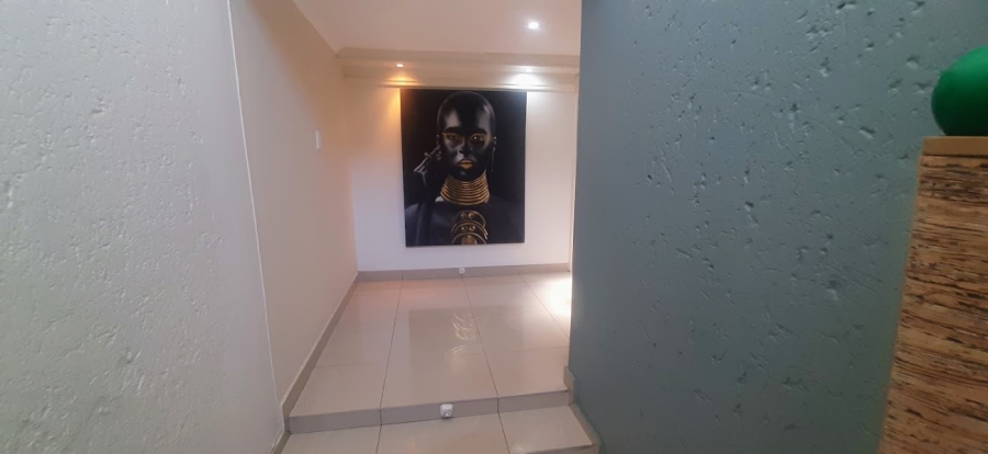 3 Bedroom Property for Sale in Birchleigh Gauteng