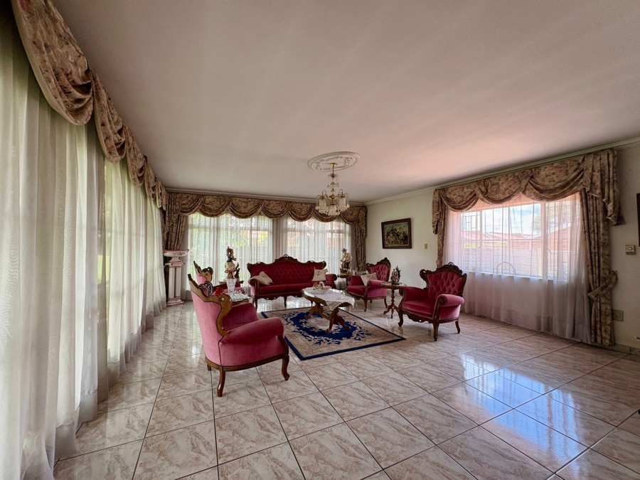 4 Bedroom Property for Sale in Larrendale Gauteng