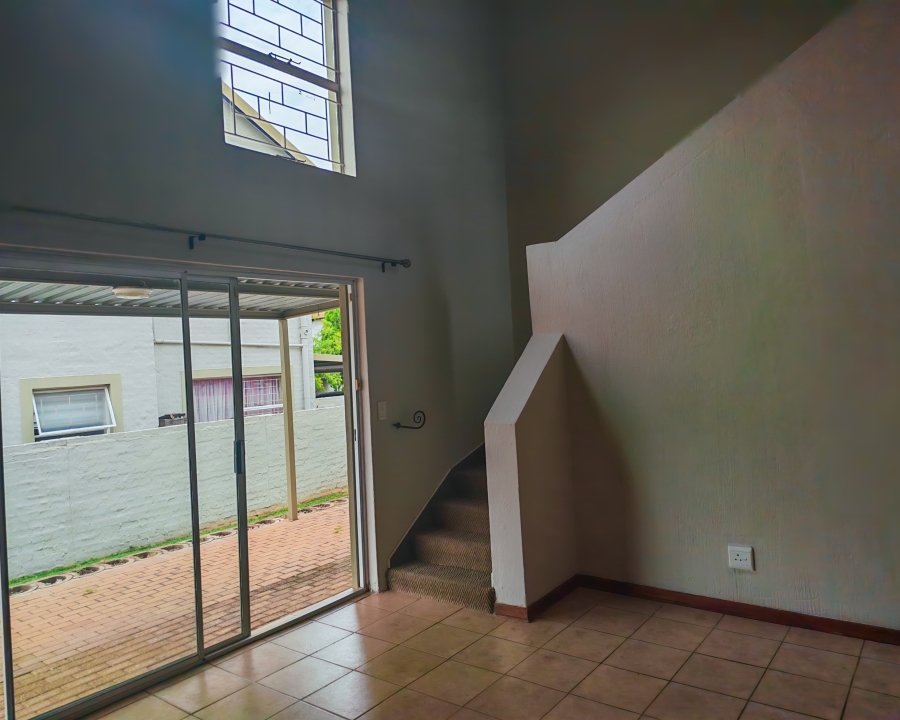 To Let 3 Bedroom Property for Rent in Heuwelsig Estate Gauteng