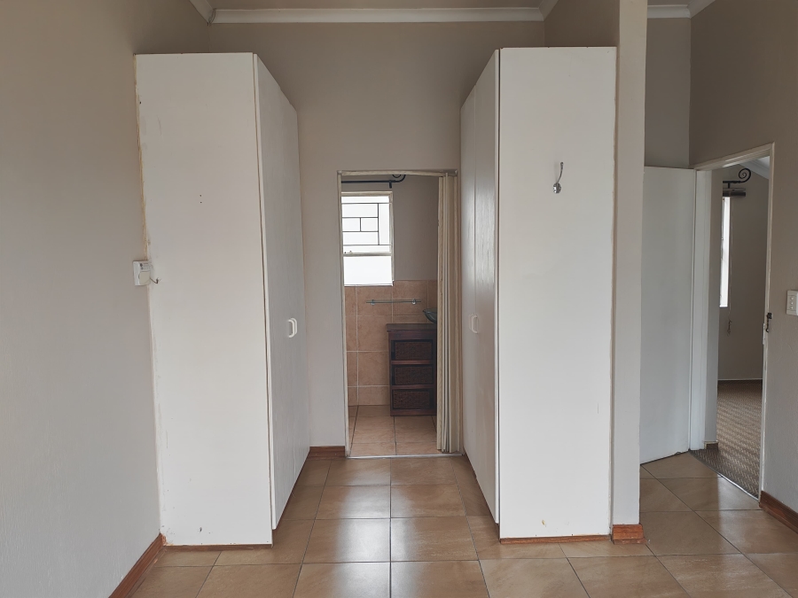 To Let 3 Bedroom Property for Rent in Heuwelsig Estate Gauteng