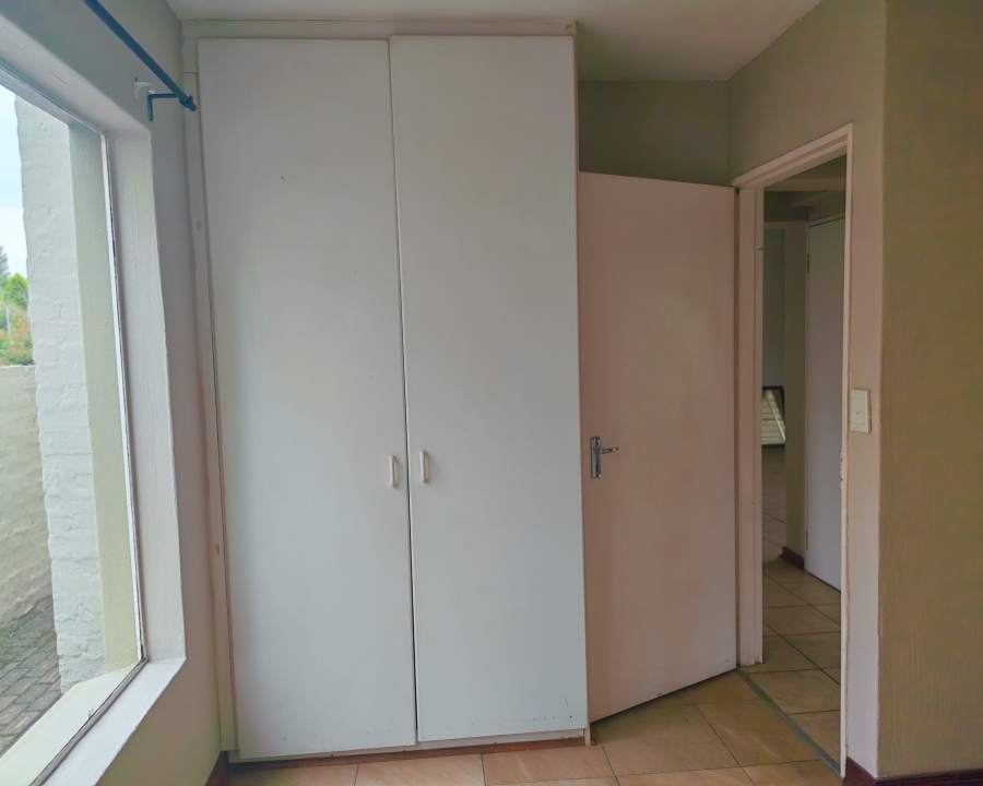 To Let 3 Bedroom Property for Rent in Heuwelsig Estate Gauteng