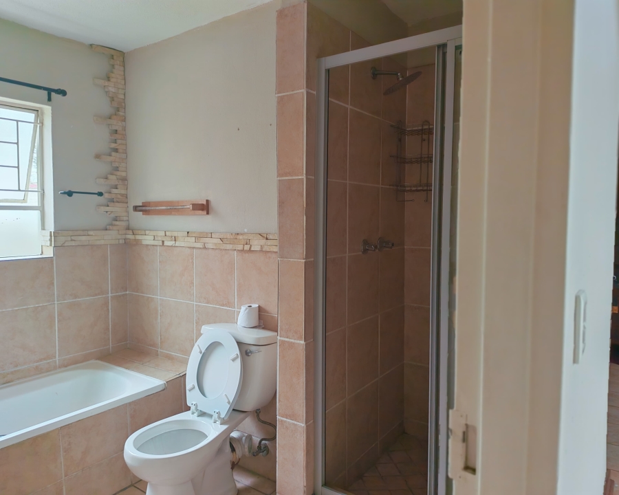 To Let 3 Bedroom Property for Rent in Heuwelsig Estate Gauteng