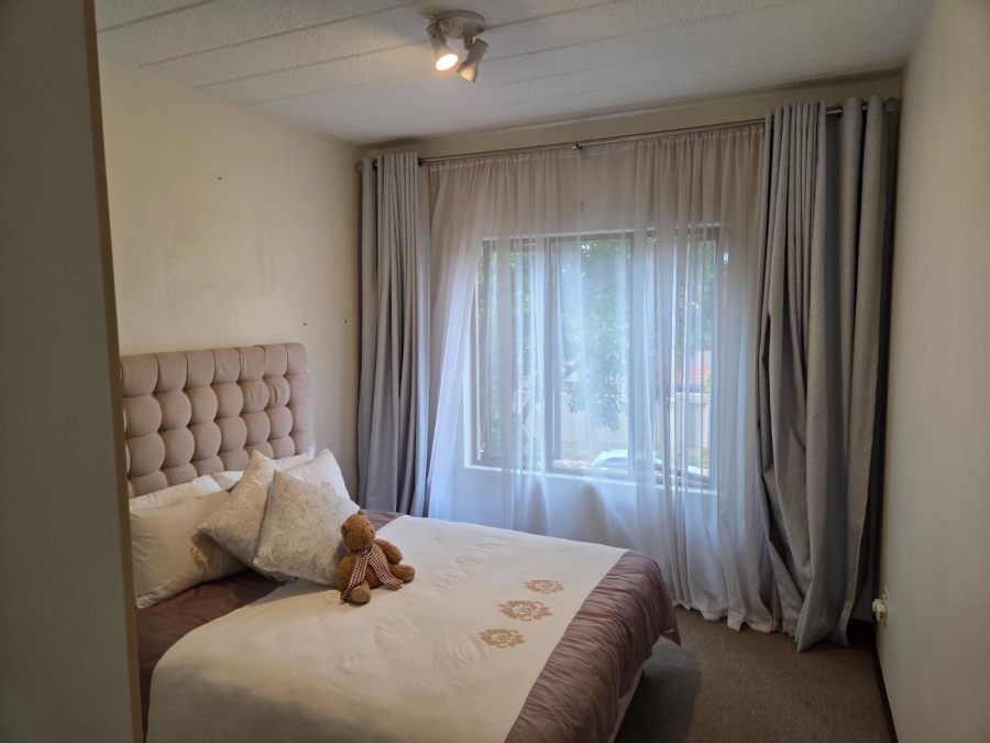 2 Bedroom Property for Sale in Sunninghill Gauteng