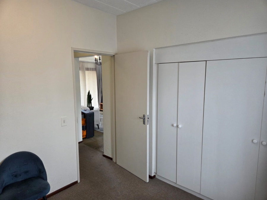 2 Bedroom Property for Sale in Sunninghill Gauteng