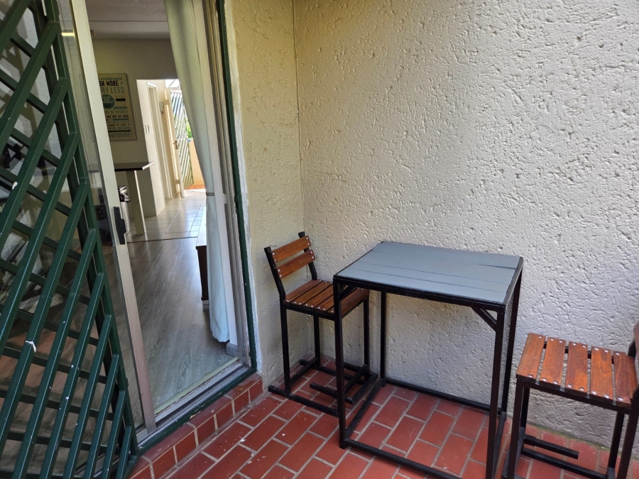 1 Bedroom Property for Sale in Bryanston Gauteng