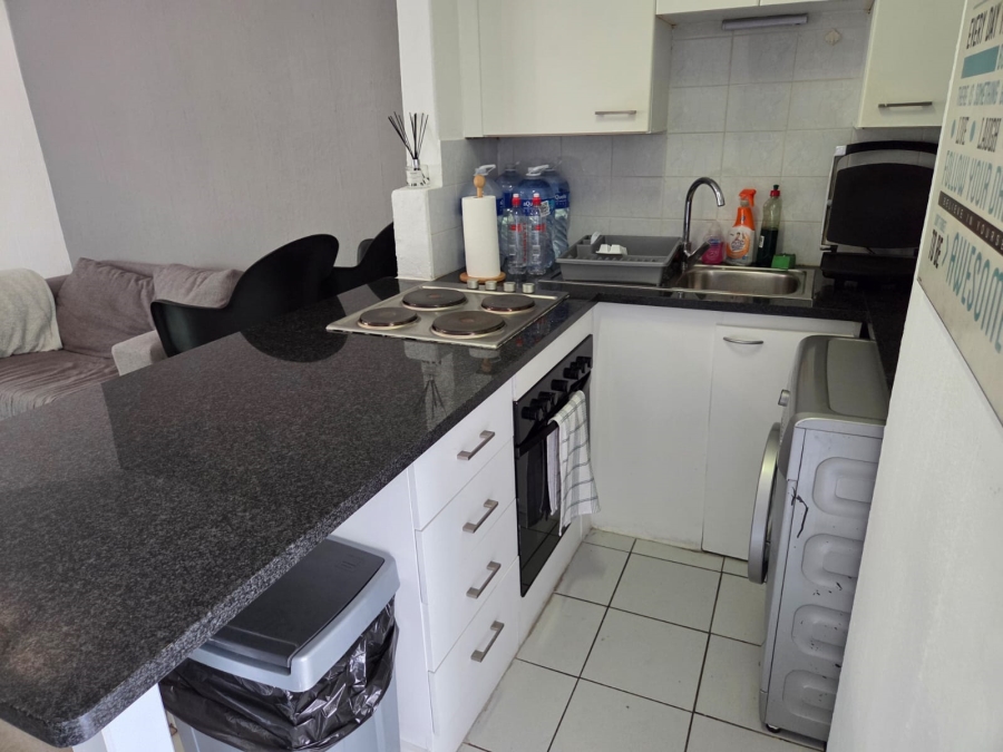 1 Bedroom Property for Sale in Bryanston Gauteng