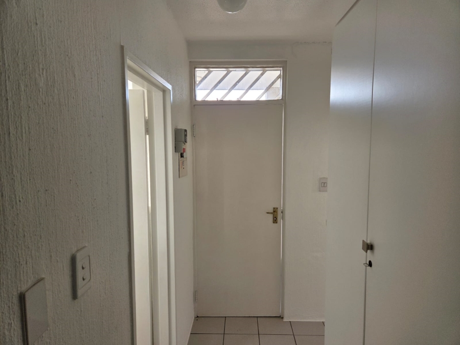 1 Bedroom Property for Sale in Bryanston Gauteng