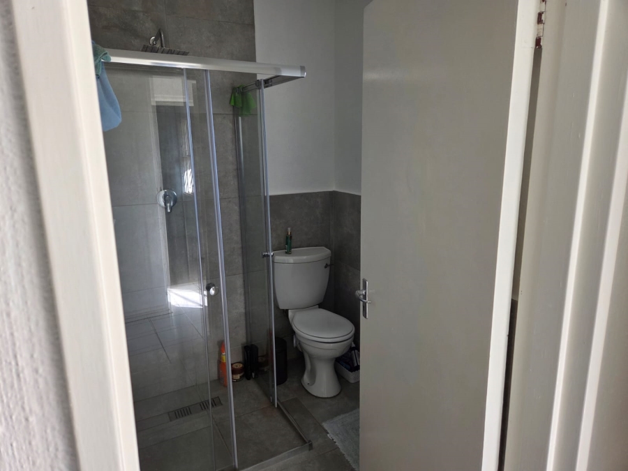 1 Bedroom Property for Sale in Bryanston Gauteng