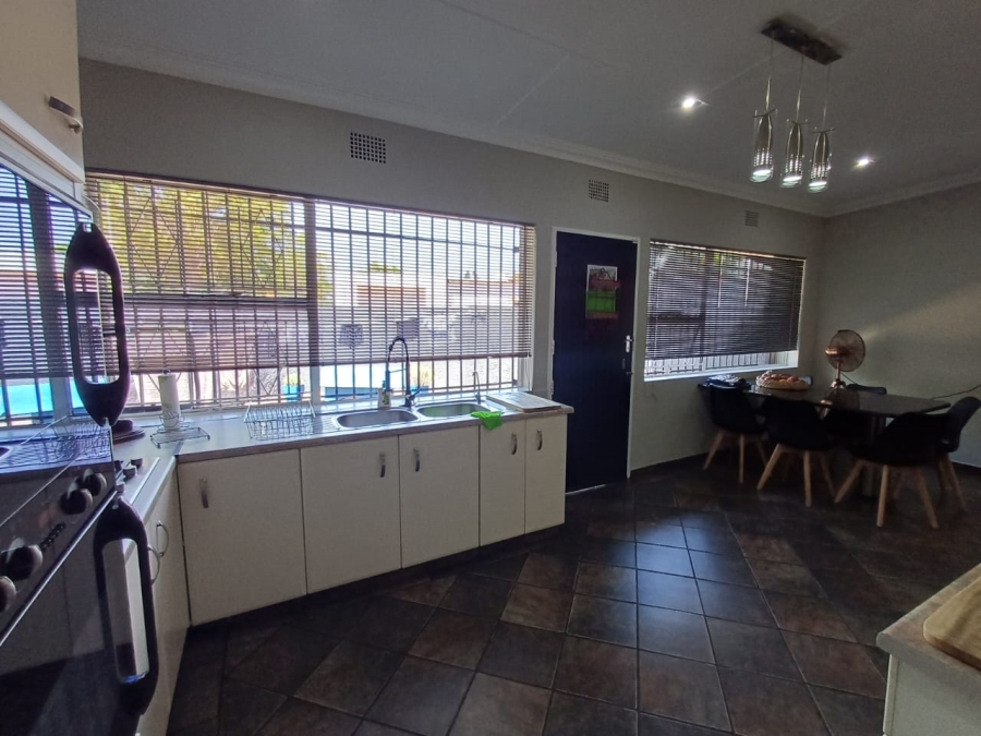 3 Bedroom Property for Sale in Vanderbijlpark SW 5 Gauteng