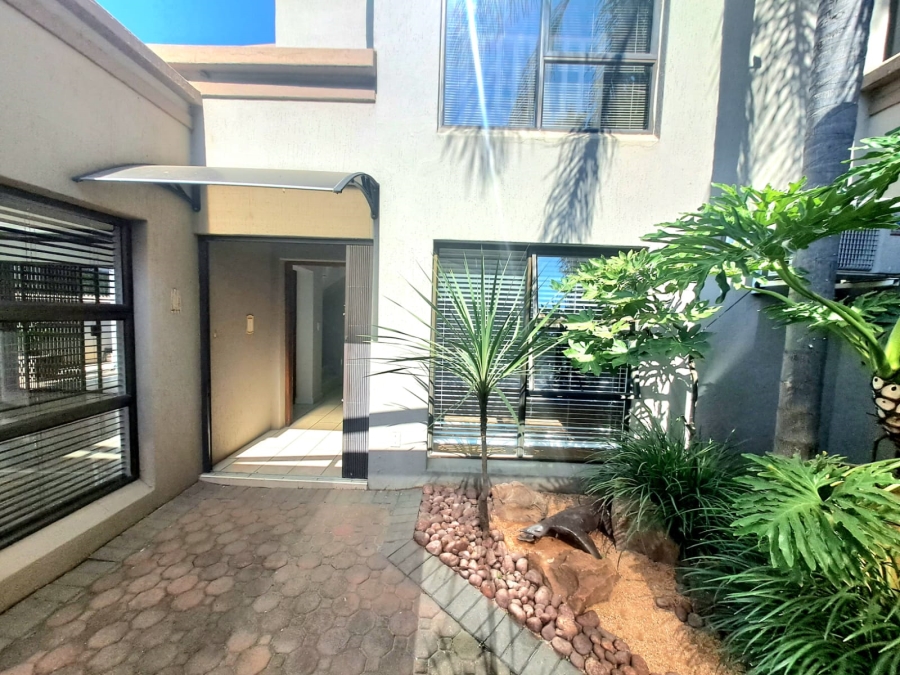 4 Bedroom Property for Sale in Three Rivers Gauteng